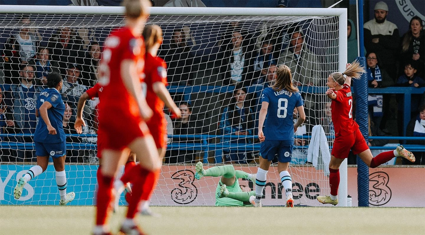 Emma Koivisto scores against Chelsea for Liverpool FC Women