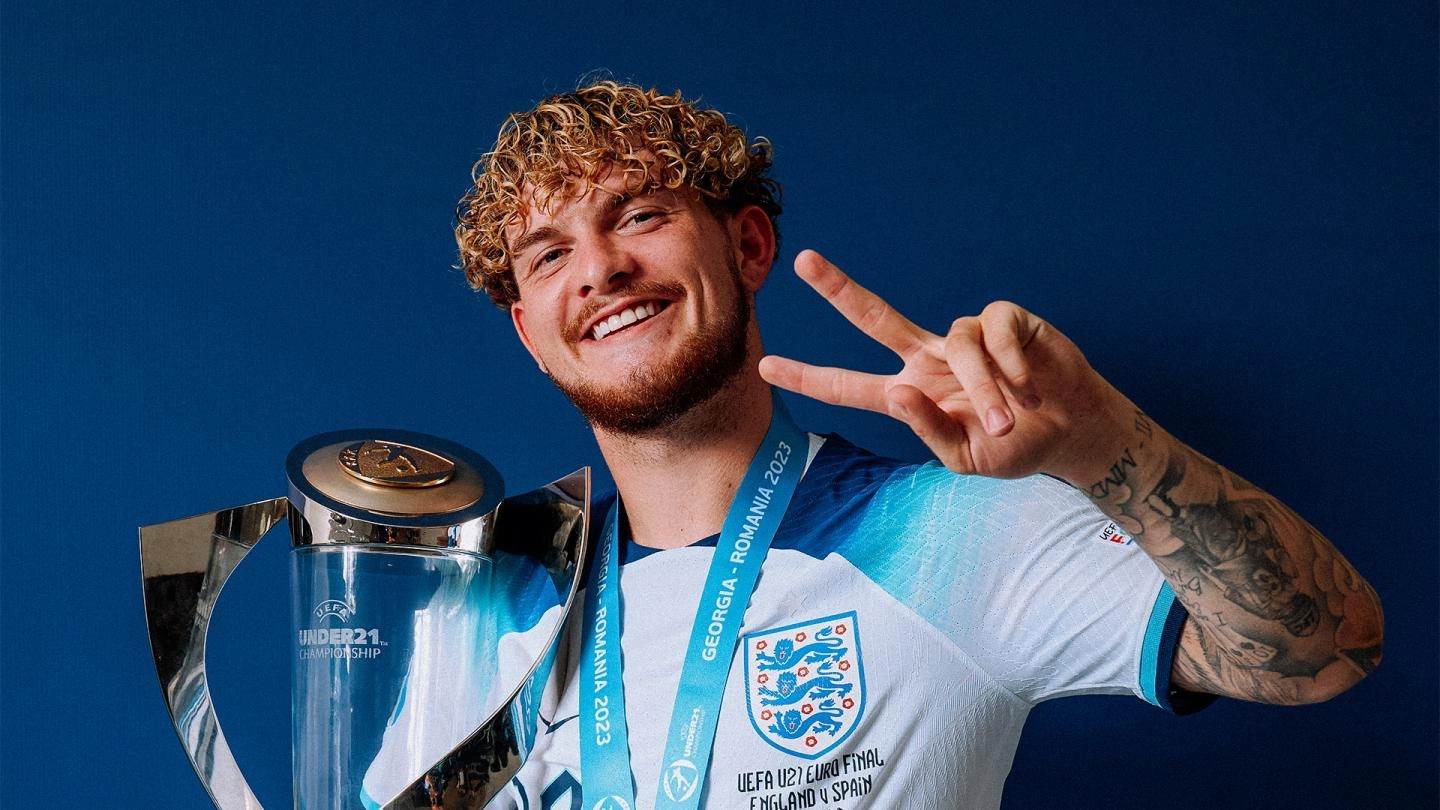 Harvey Elliott of Liverpool FC and England with U21 European Championship trophy