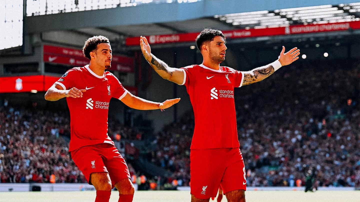 Three wins in a row as Liverpool beat Aston Villa 3-0 at Anfield