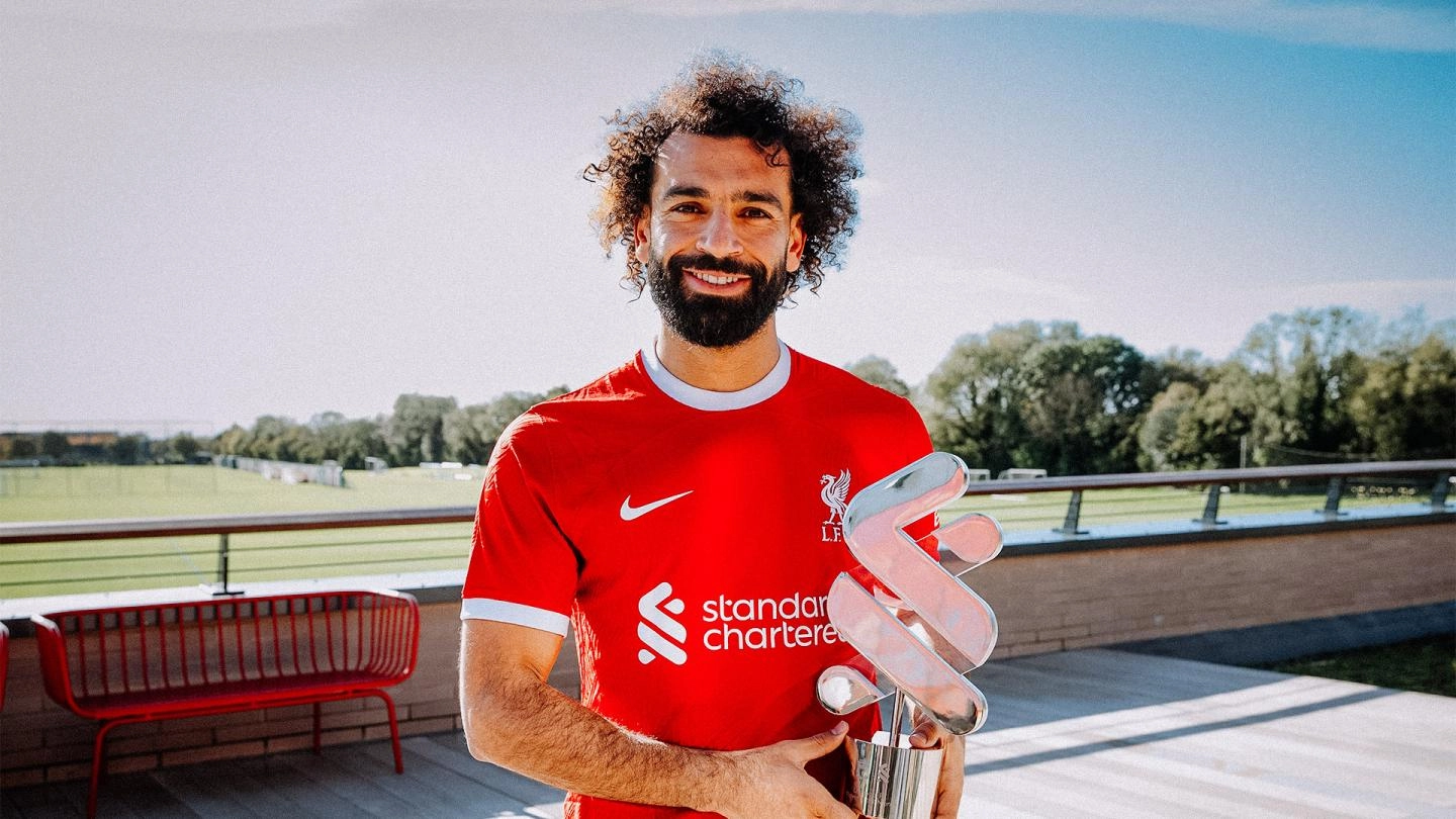 Mohamed Salah voted Standard Chartered Player of the Month