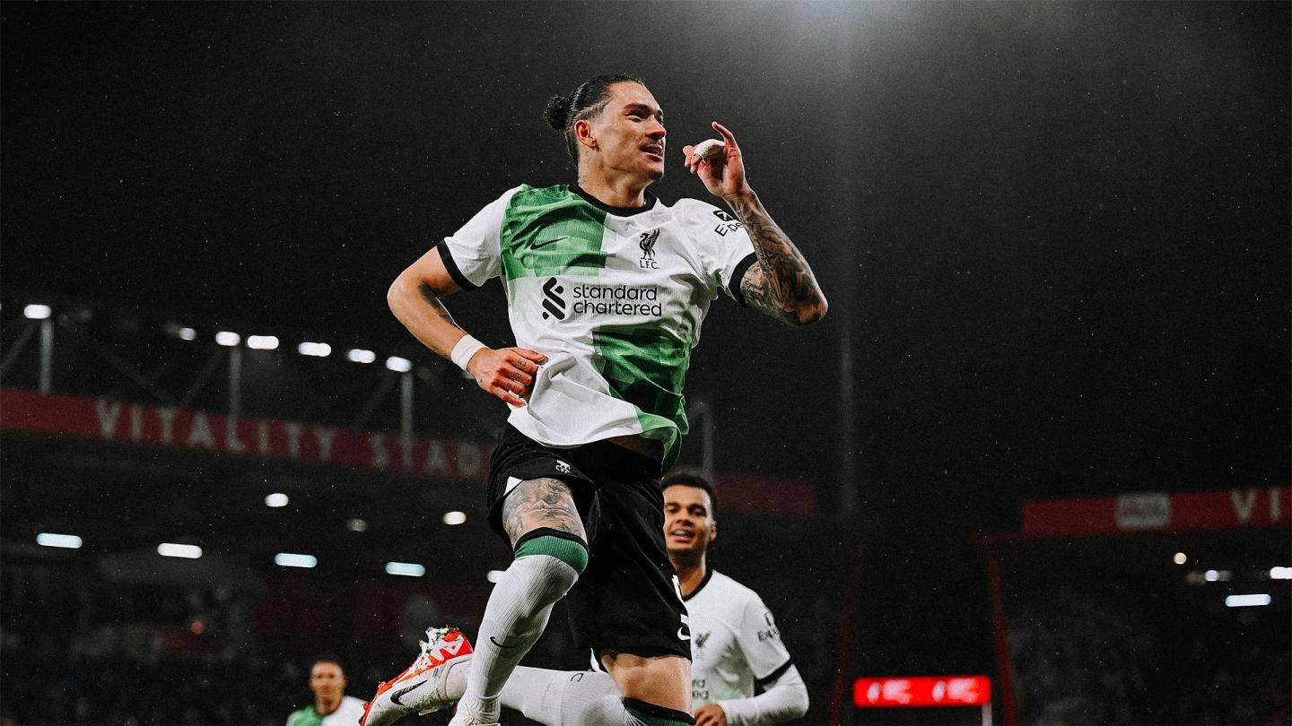 Darwin Nunez stunner sends Liverpool into Carabao Cup quarters