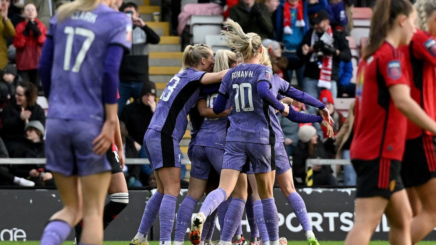 Liverpool clinch comeback victory at Manchester United in WSL