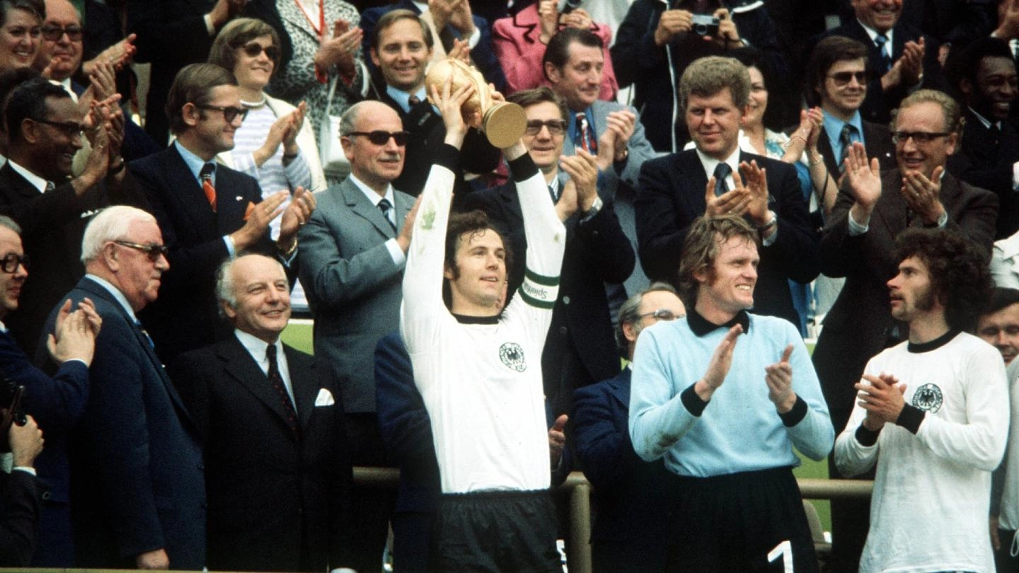 Jürgen Klopp pays tribute to Franz Beckenbauer