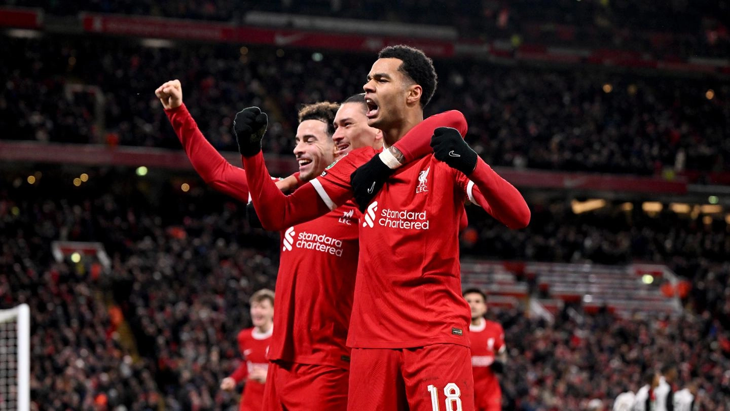 Liverpool fight back to gain Carabao Cup semi-final lead over Fulham