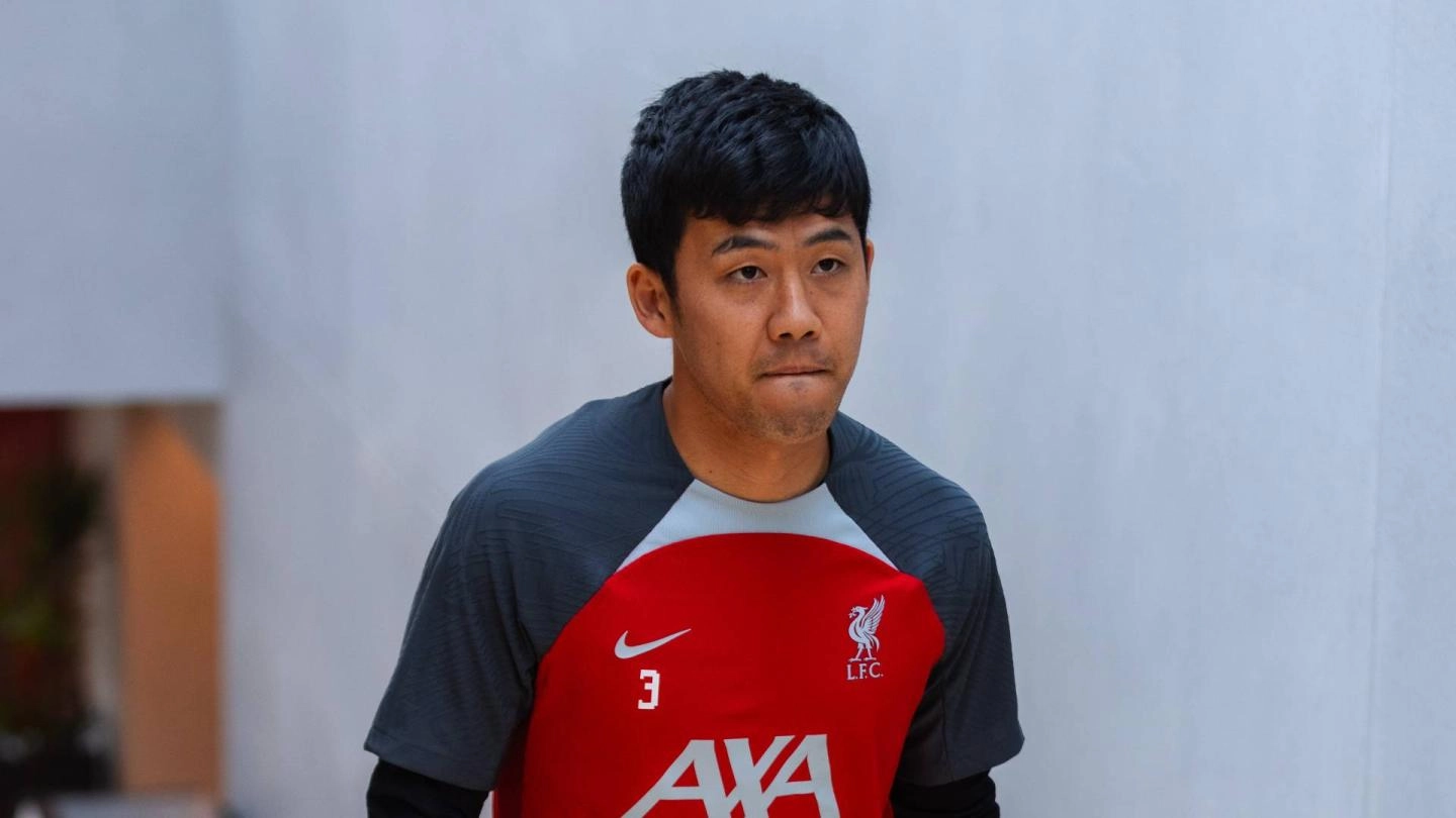 Wataru Endo back at AXA Training Centre after Asian Cup
