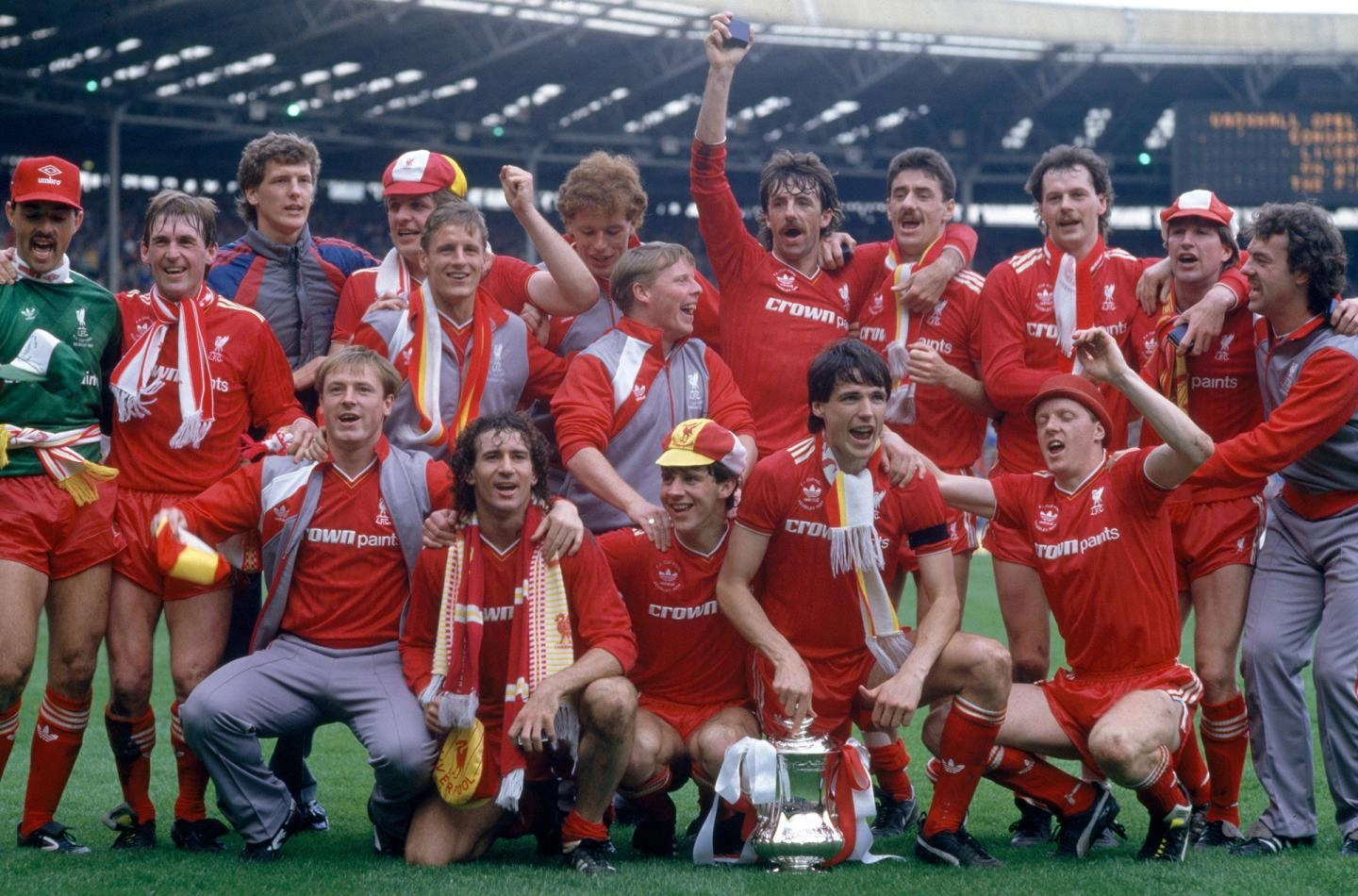 The Reds after winning the 1986 final against Everton