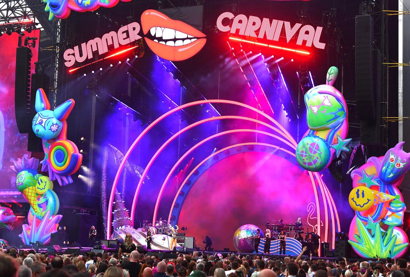 Photos P!NK returns to Anfield with spectacular Summer Carnival Tour