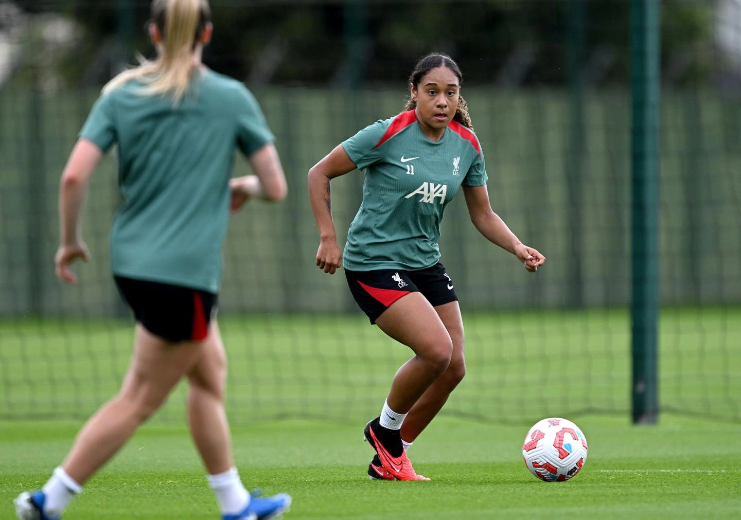 “The quality here is amazing” – Olivia Smith on the start of life at LFC Women