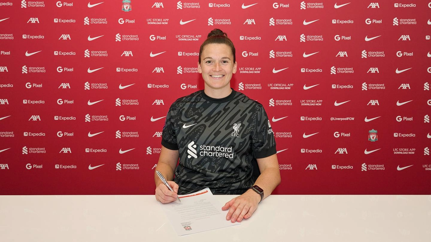 Rachael Laws signs new contract with Liverpool FC Women