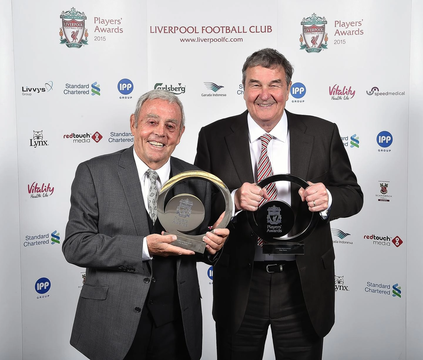 Yeats (right) and Ian St John (left) receiving Lifetime Achievement awards from the club in 2015