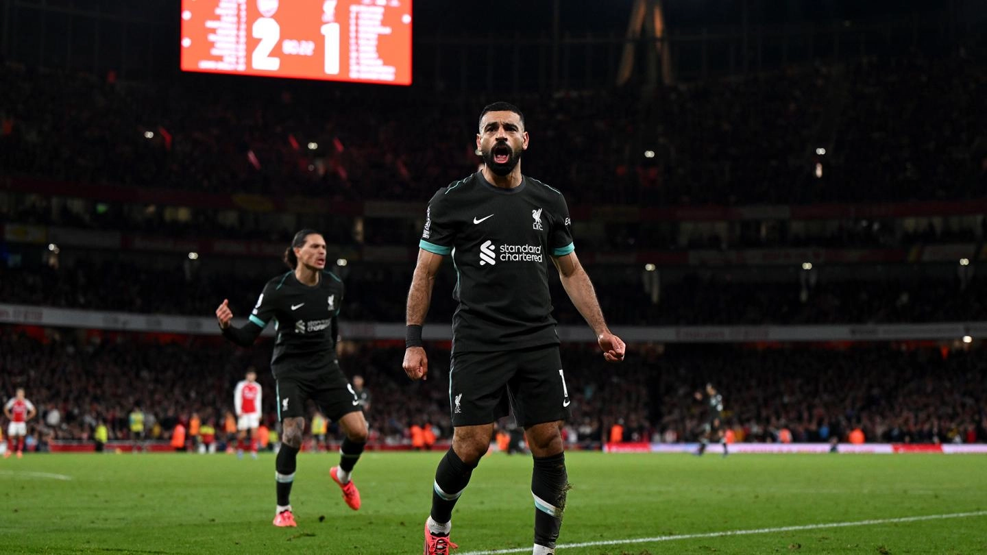 Mohamed Salah marca empate tardio no empate 2-2 do Liverpool no Arsenal