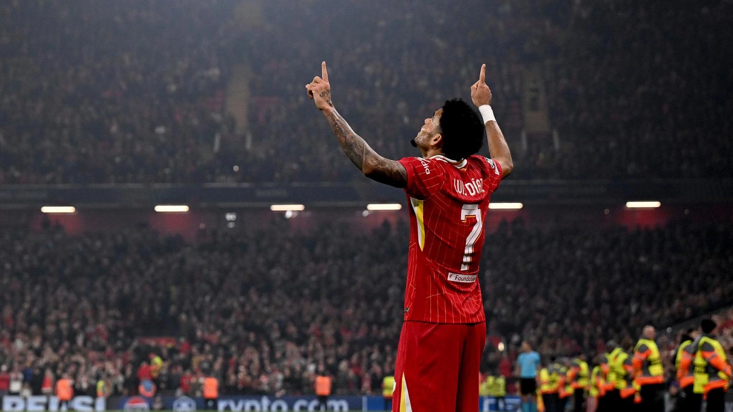 30 foto dari Anfield saat Liverpool mengaum Bayer Leverkusen