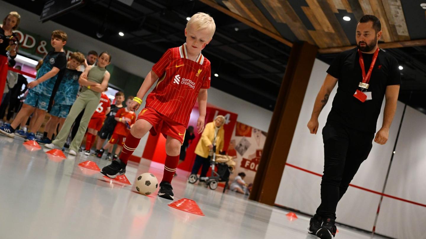 スポーツ・フィットネス ULTIMATE LIVERPOOL FC Liverpool FC Third Club Ball (JY6163) | Ultra Football