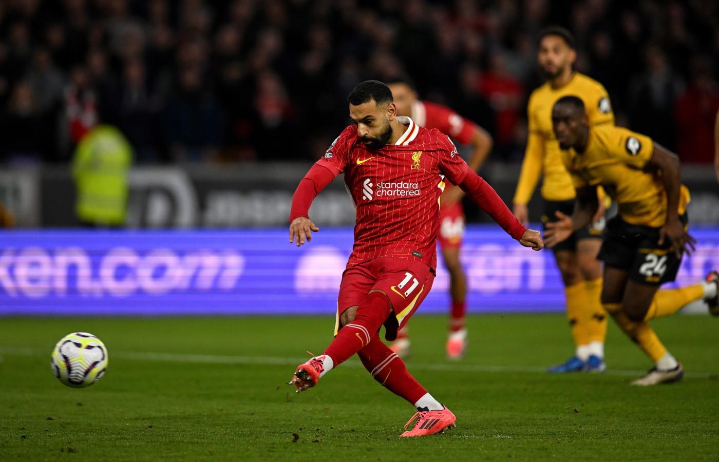 Liverpool FC オーセンティック　アレクサンダーアーノルド Trent Alexander-Arnold of Liverpool celebrates scoring his