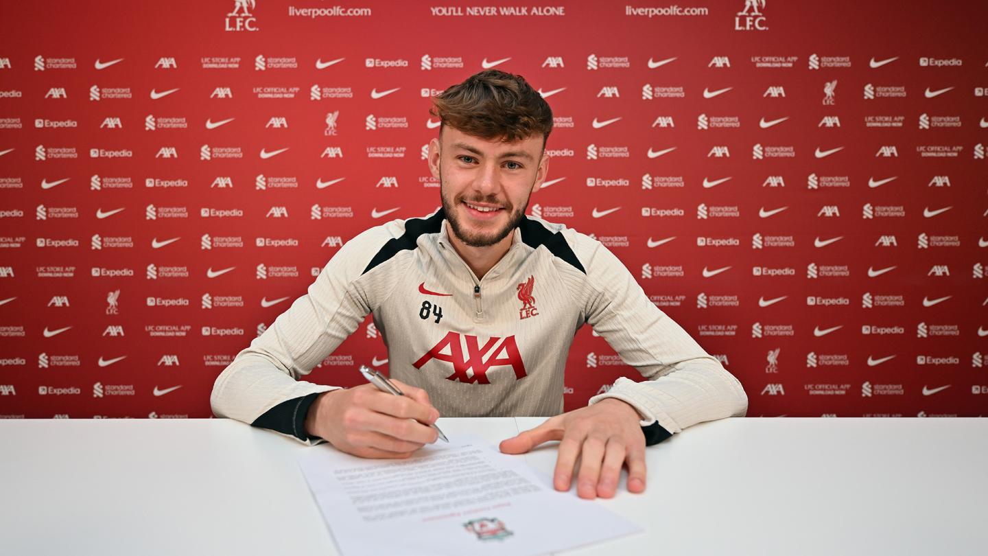 コナー・ブラッドリーがリバプールFCの新契約を締結 - Liverpool FC