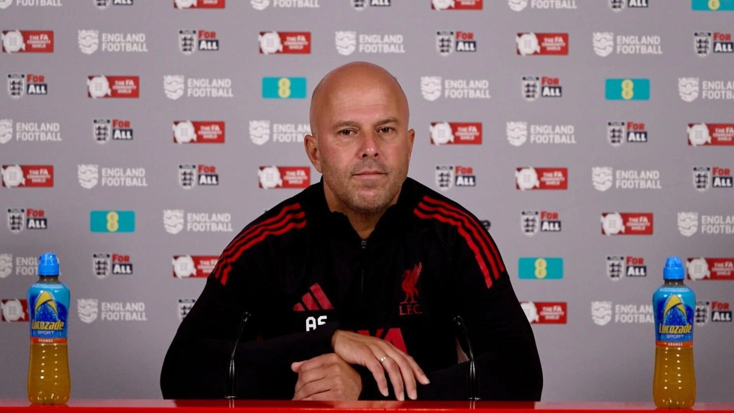 Conferência de imprensa de Arne Slot: Community Shield, transferências, opções de encaminhamento e muito mais