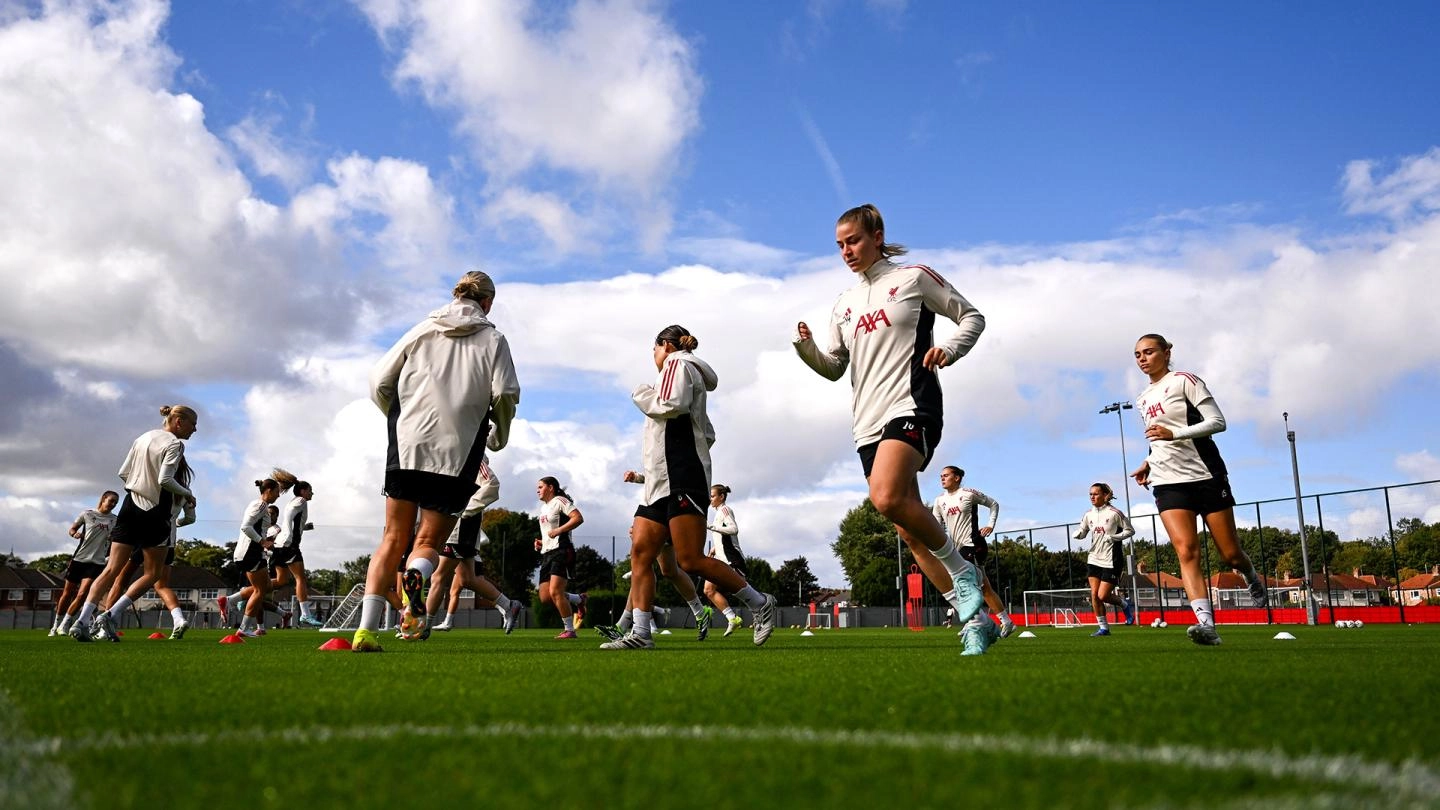 แกลเลอรี่: การฝึกสู้ในวันศุกร์ของ LFC WSL กับเลสเตอร์ ซิตี้