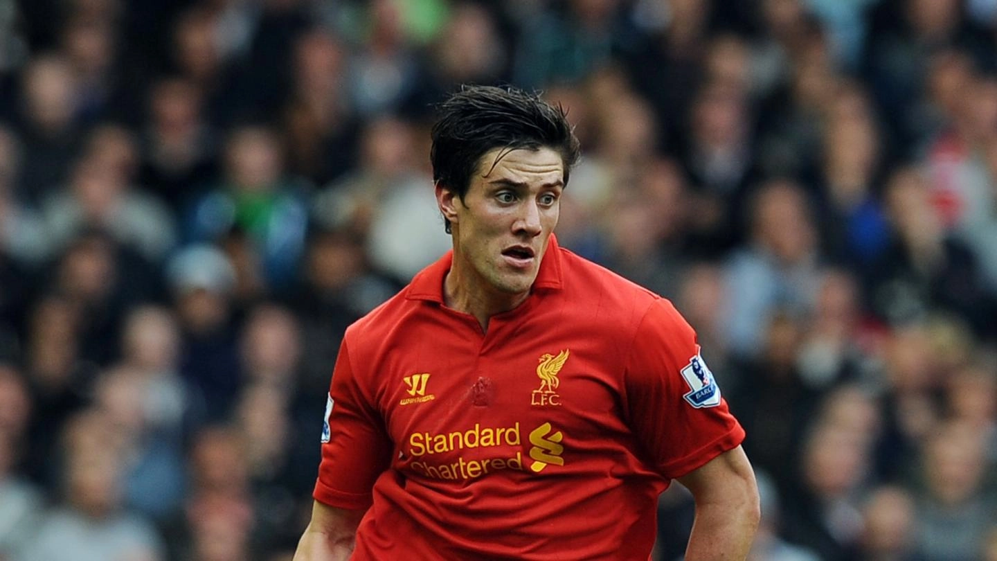 Martin Kelly announces retirement from football