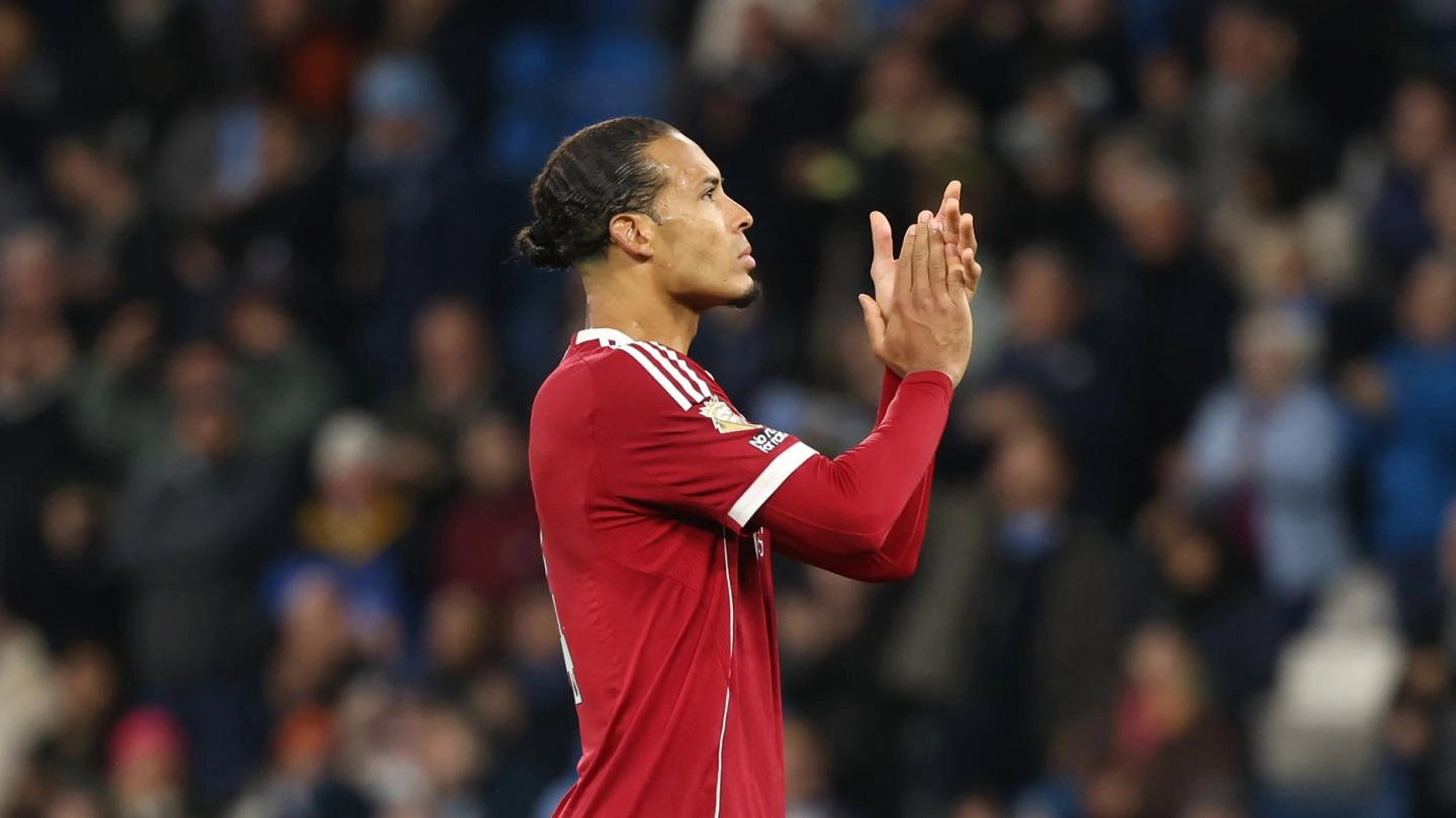 Gol Virgil Van Dijk dianulir VAR saat lawan Manchester City
