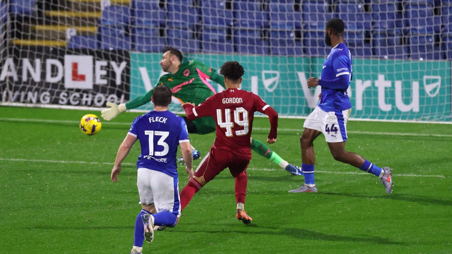 Resumen del partido: Los sub-21 del Liverpool se defienden por el éxito en la tanda en Chesterfield