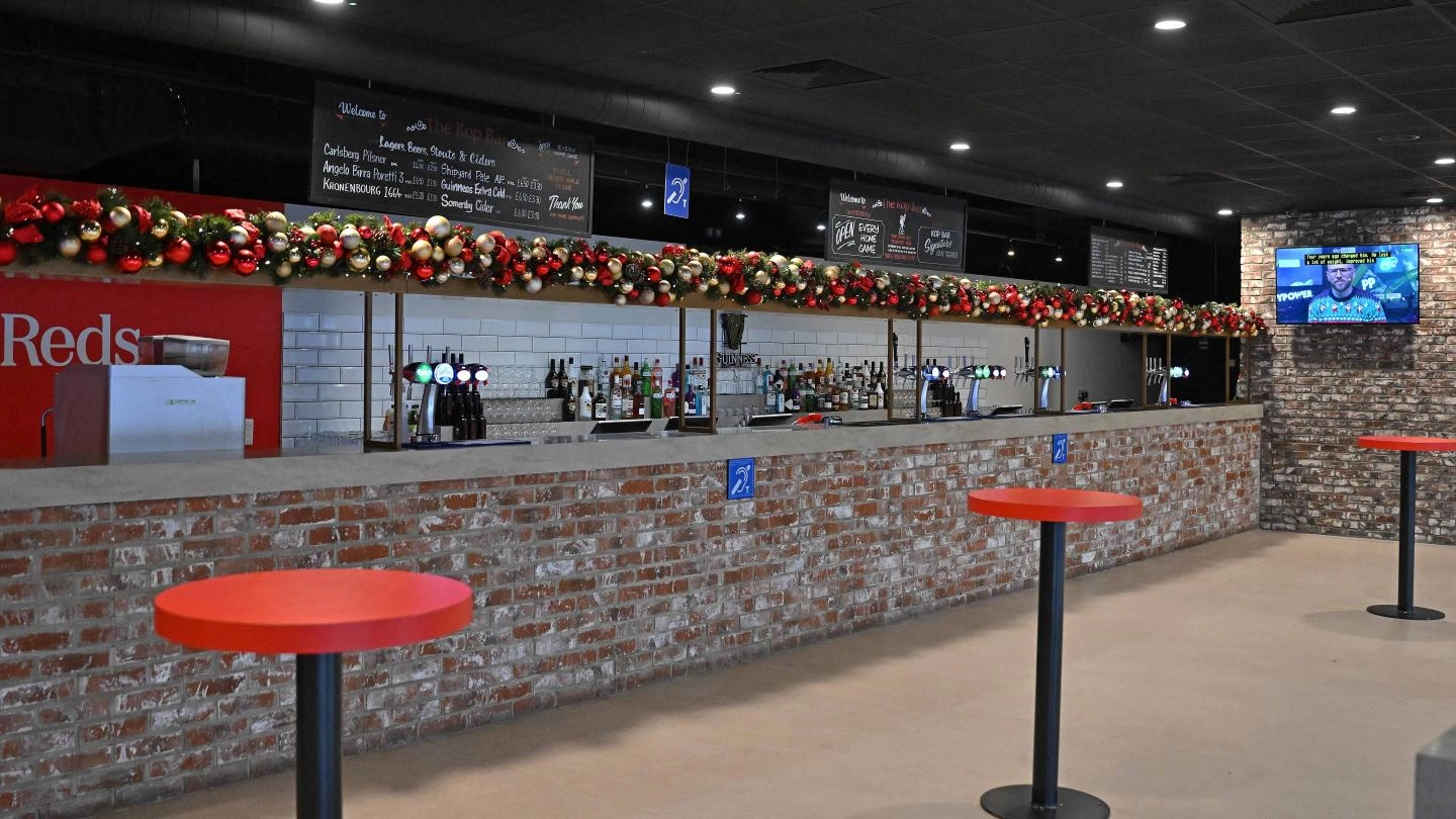 The Kop Bar เปิดให้บริการเจ็ดวันต่อสัปดาห์