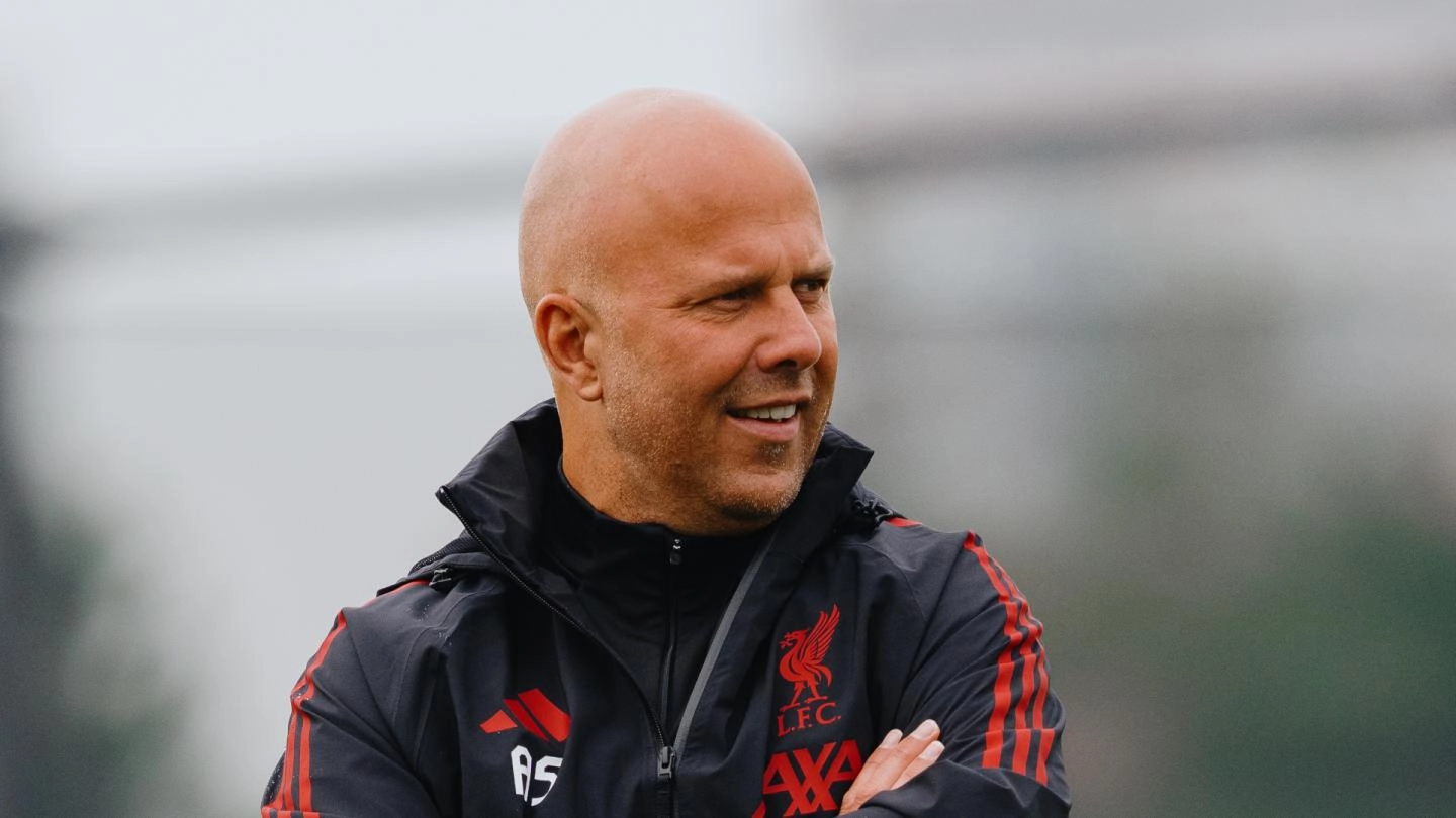 アーネ・スロット記者会見：リーズ分析、ヴィルツ適応、ジョーンズ・フォームなど