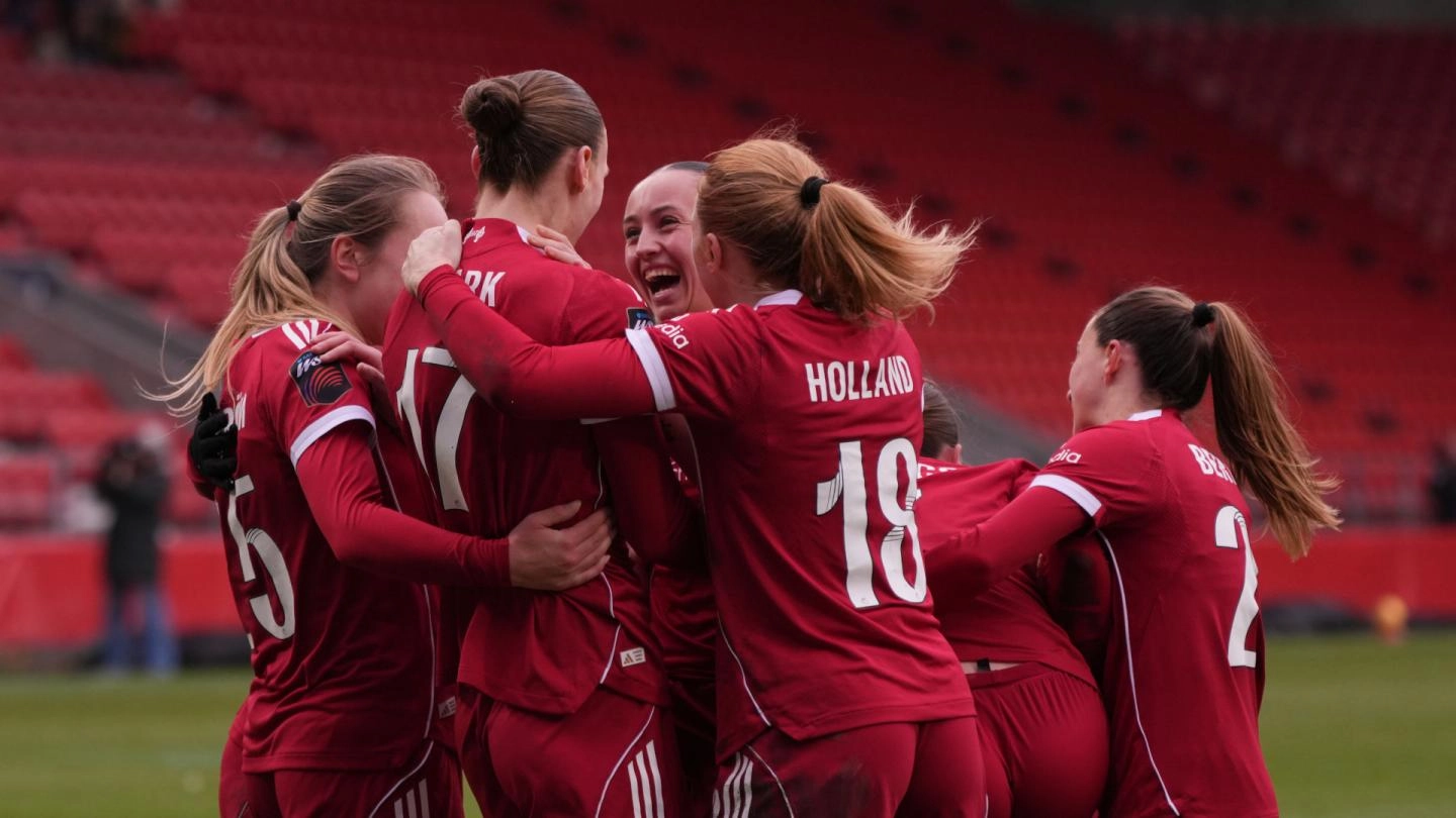 Liverpool grab first WSL win with dramatic late show against Tottenham Liverpool grab first WSL win with dramatic late show against Tottenham