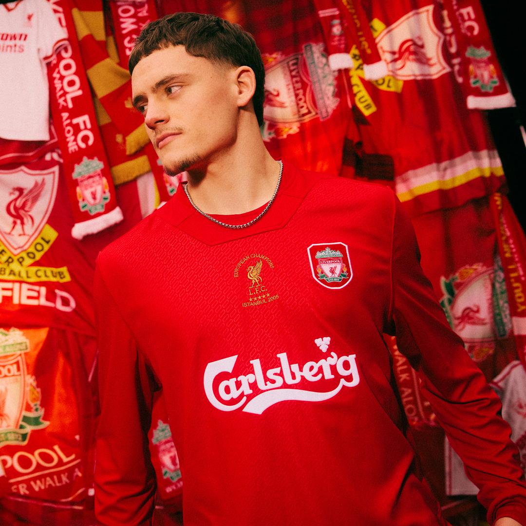 アイコニックで流行に左右されない-レッズのスターがLFCレトロ