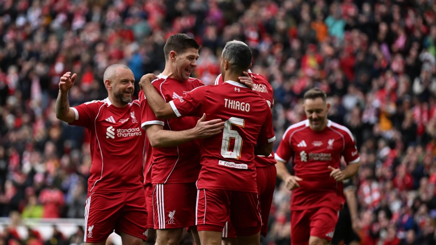 LFC Legends draw 2-2 with Borussia Dortmund in Anfield charity match LFC Legends draw 2-2 with Borussia Dortmund in Anfield charity match
