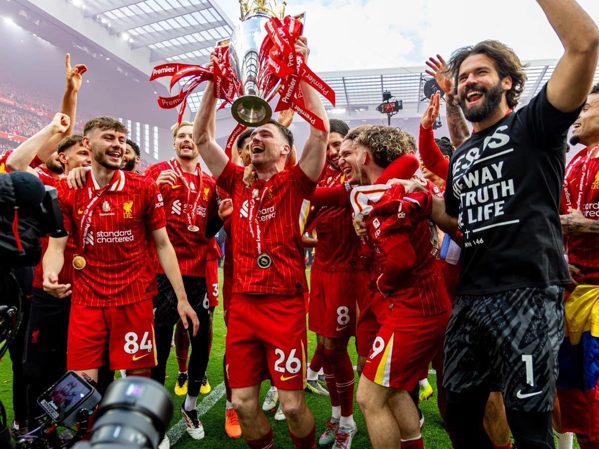 That' run, selflessness and trophies: Nine great Andy Robertson moments - Liverpool FC