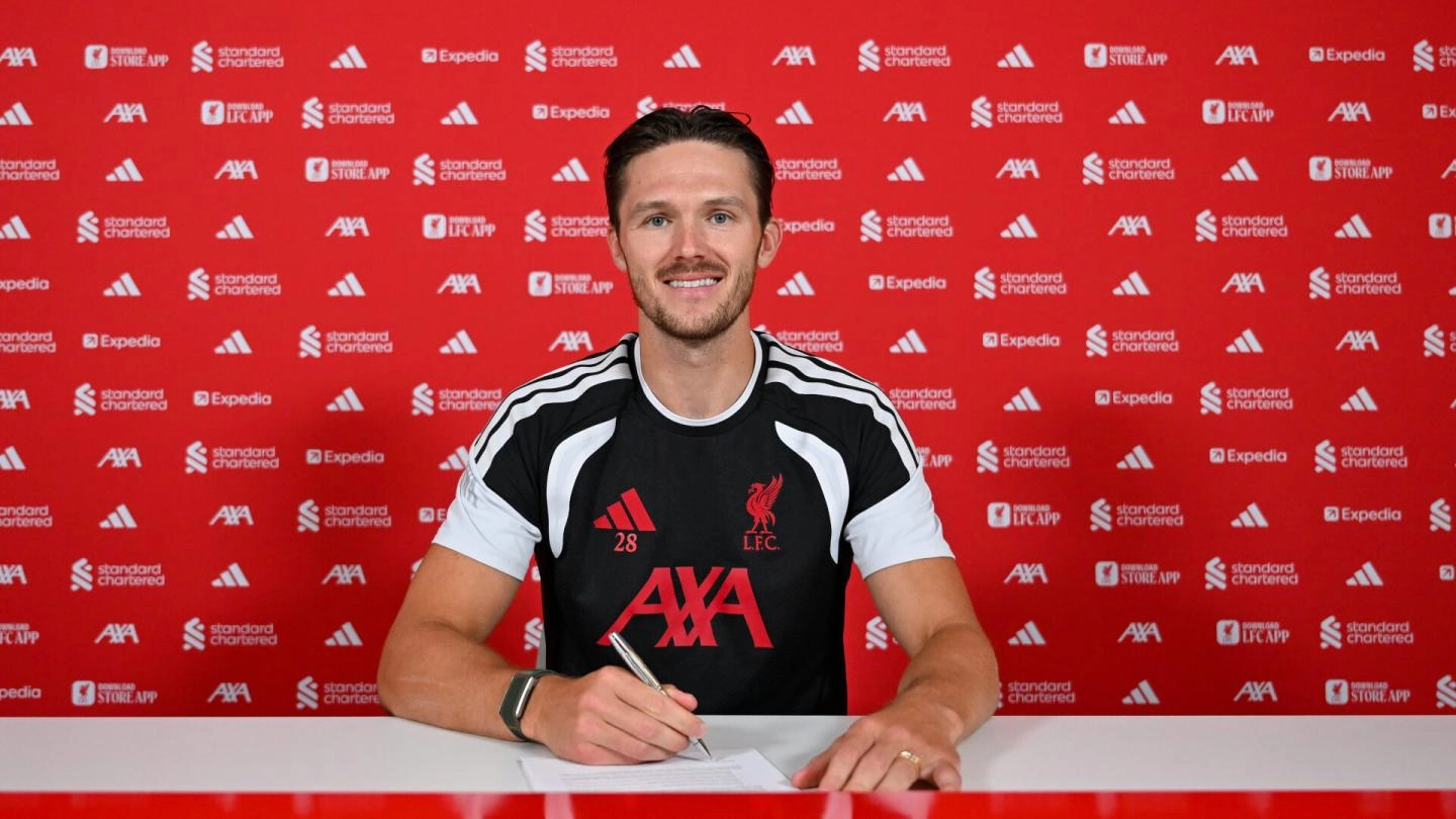 Freddie Woodman signs new contract with Liverpool FC