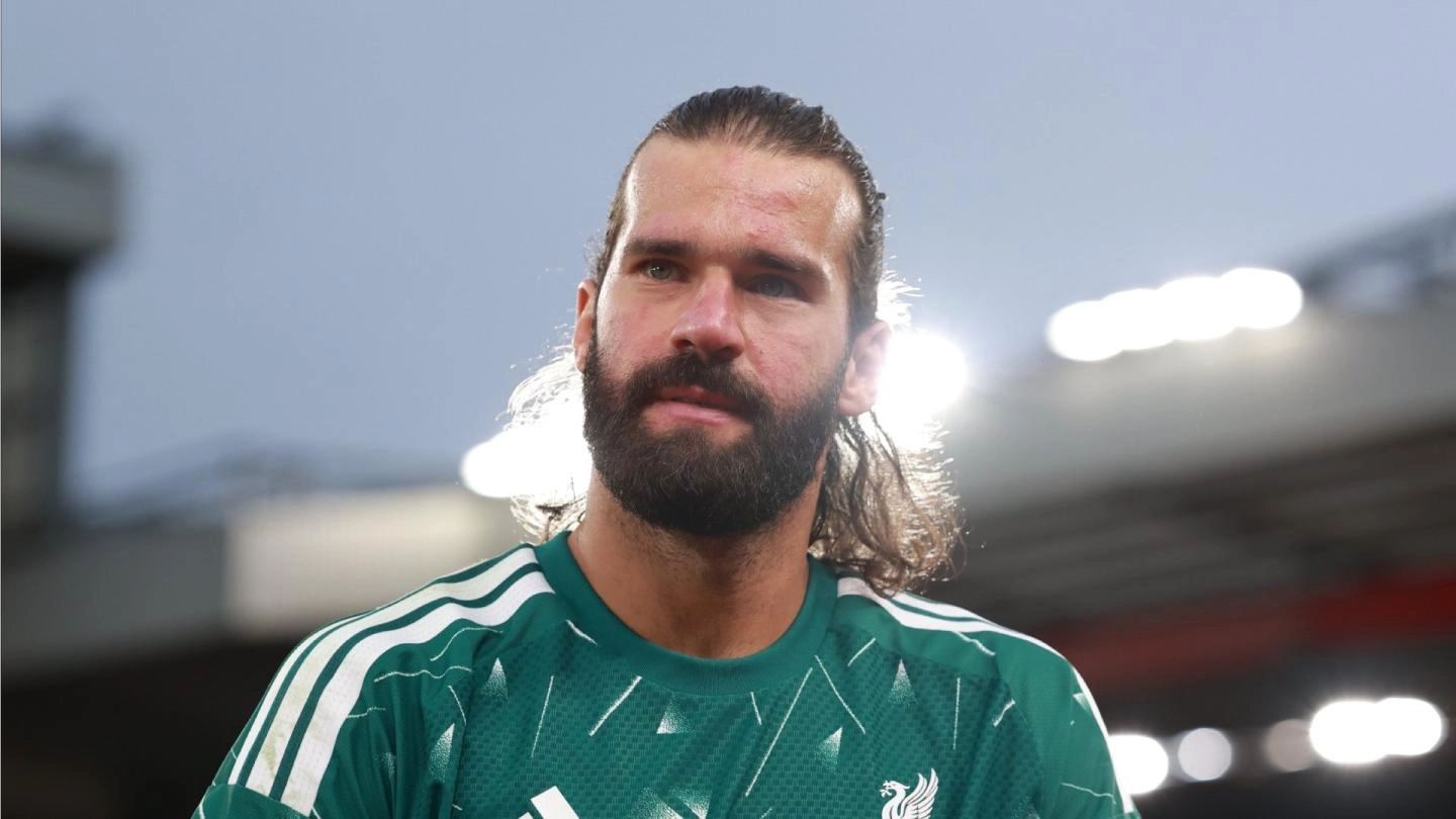 “Sonhamos alto, mas trabalhamos duro” - Alisson Becker espera uma nova temporada após a vitória de Como