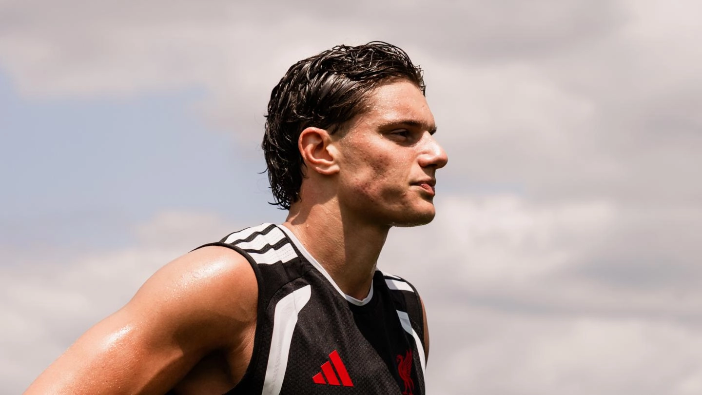 Giovanni Leoni interview: 'I knew it was ACL and asked why me? Now there's light at the end of the tunnel' Giovanni Leoni interview: 'I knew it was ACL and asked why me? Now there's light at the end of the tunnel'