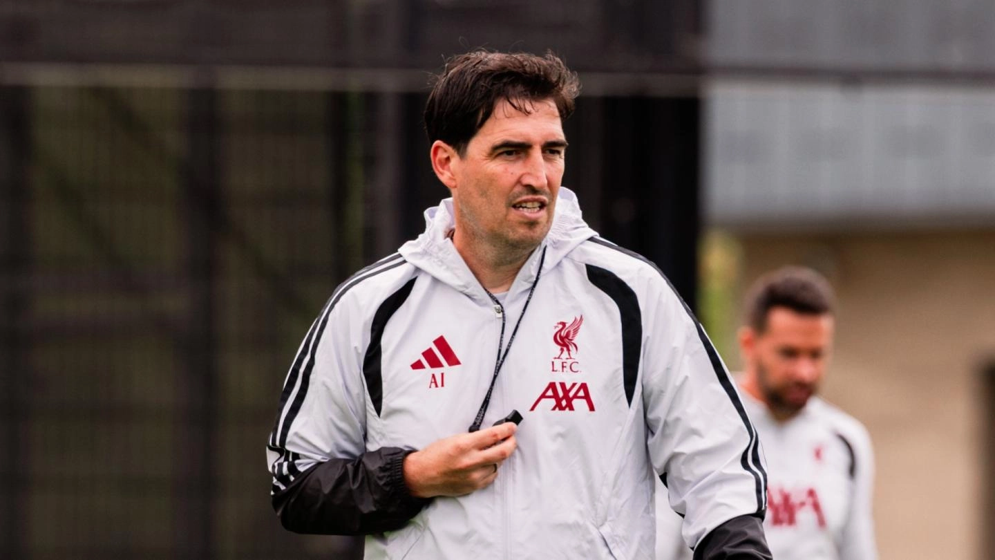 Injury news: Iraola provides update on Gomez, Leoni, Chiesa, Bradley and Ekitike Injury news: Iraola provides update on Gomez, Leoni, Chiesa, Bradley and Ekitike