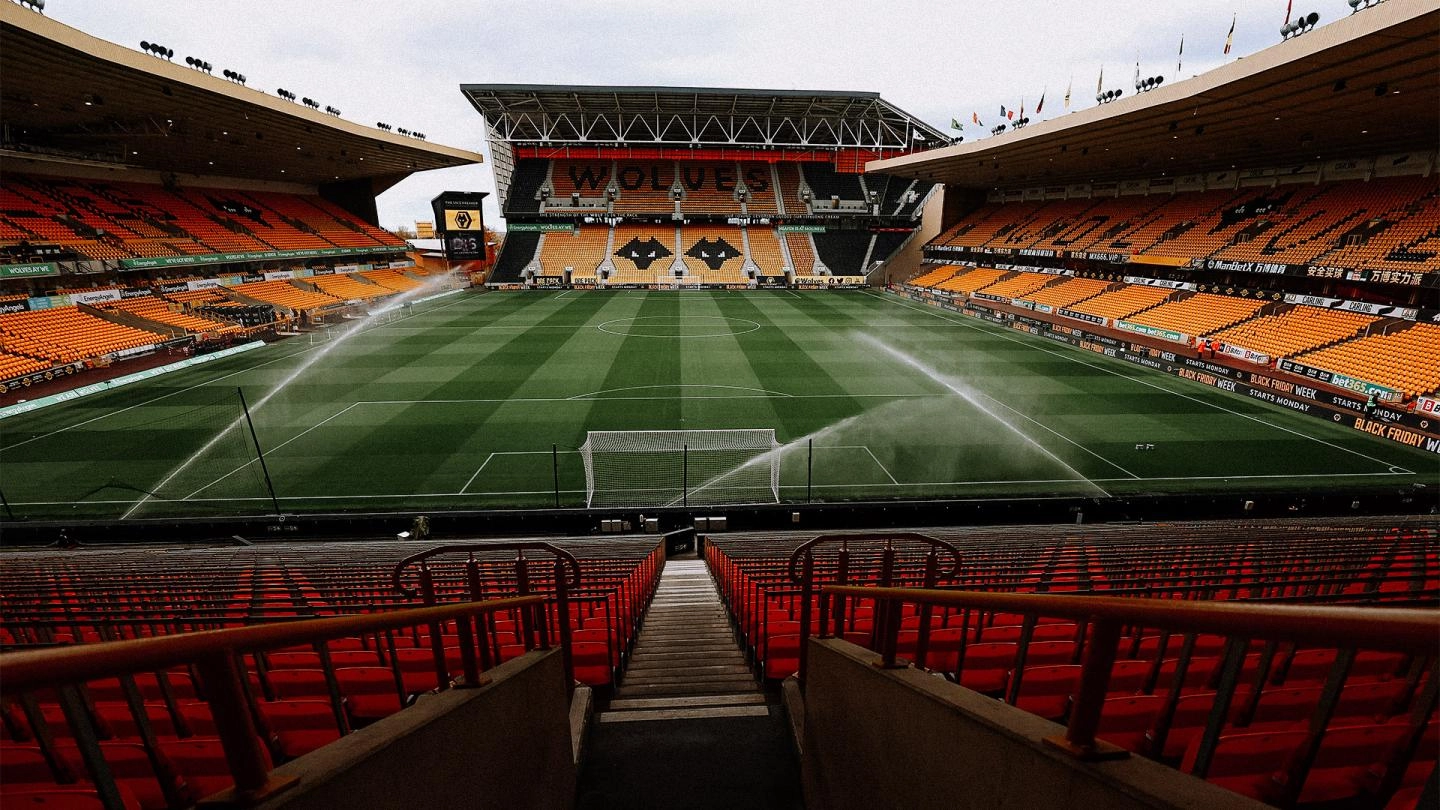 Wolves v Liverpool: How to follow the 3pm GMT kick-off