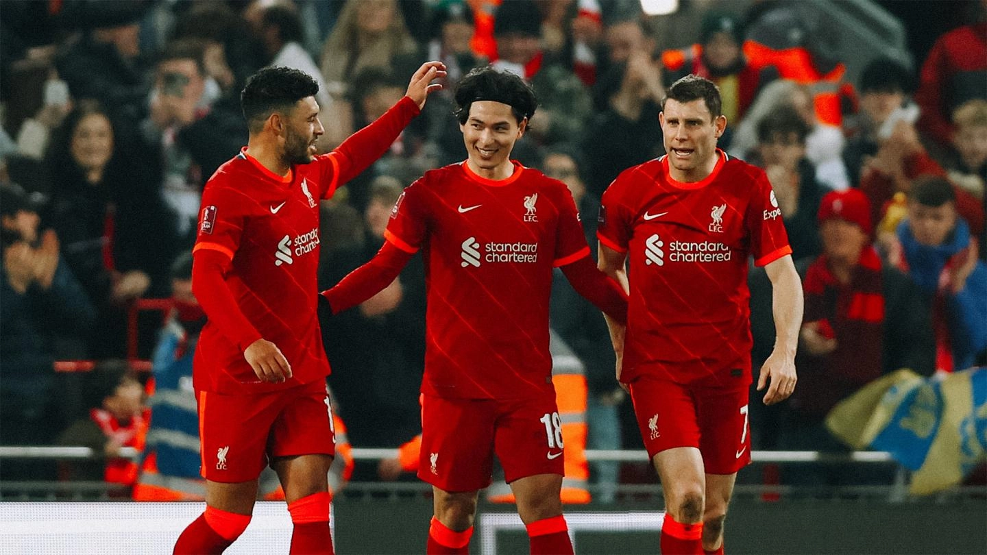 Minamino double sends Liverpool into FA Cup quarter-finals