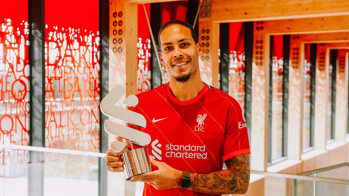 Virgil van Dijk voted Standard Chartered Men's Player of the Month