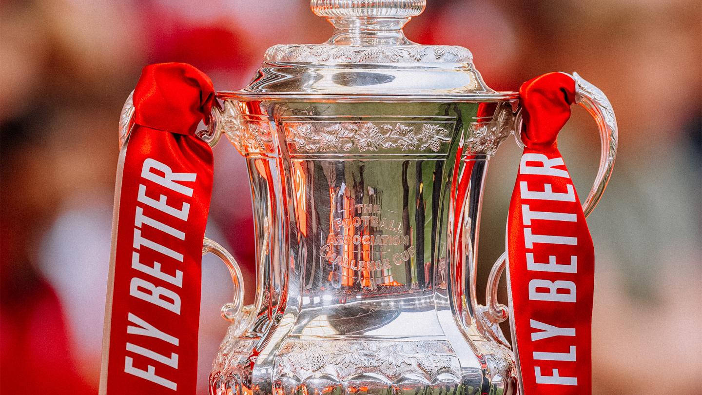  Win an incredible prize package for the Emirates FA Cup final