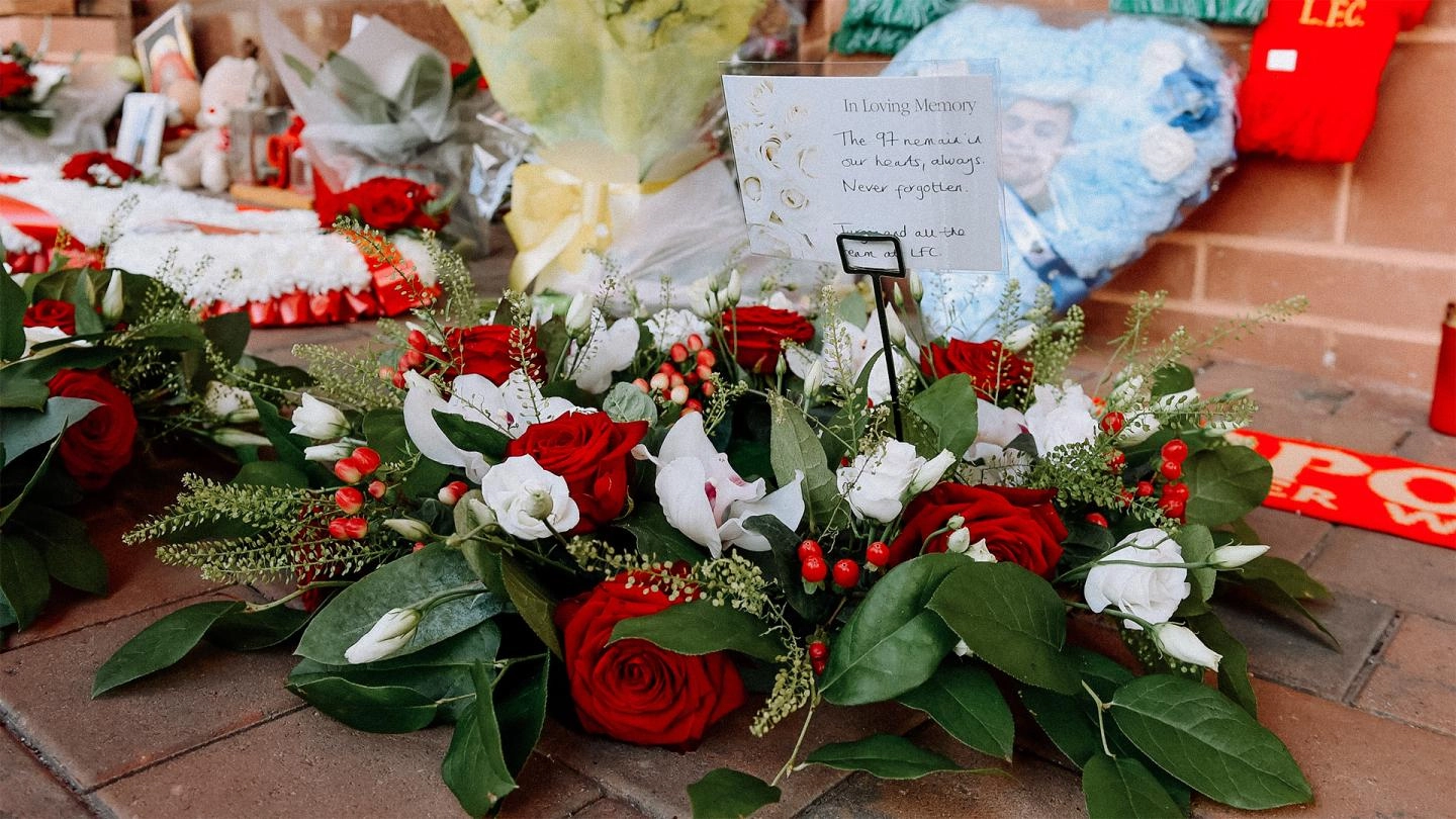 Reds pay respects to the 97 on Hillsborough anniversary Reds pay respects to the 97 on Hillsborough anniversary