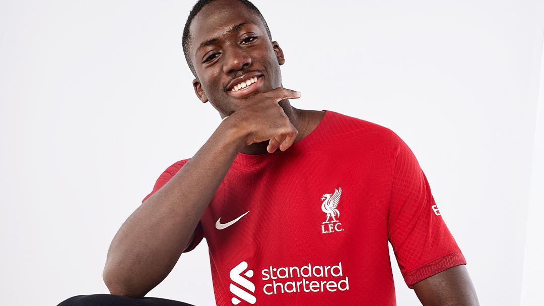  Very nice!' - Behind the scenes of LFC's home kit photoshoot