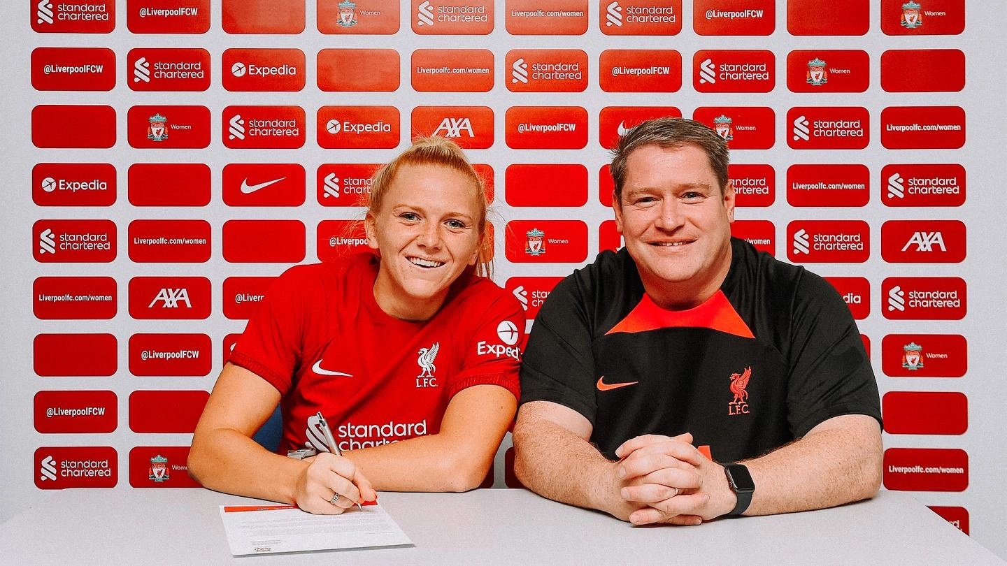 Ceri Holland signs new contract with Liverpool FC Women
