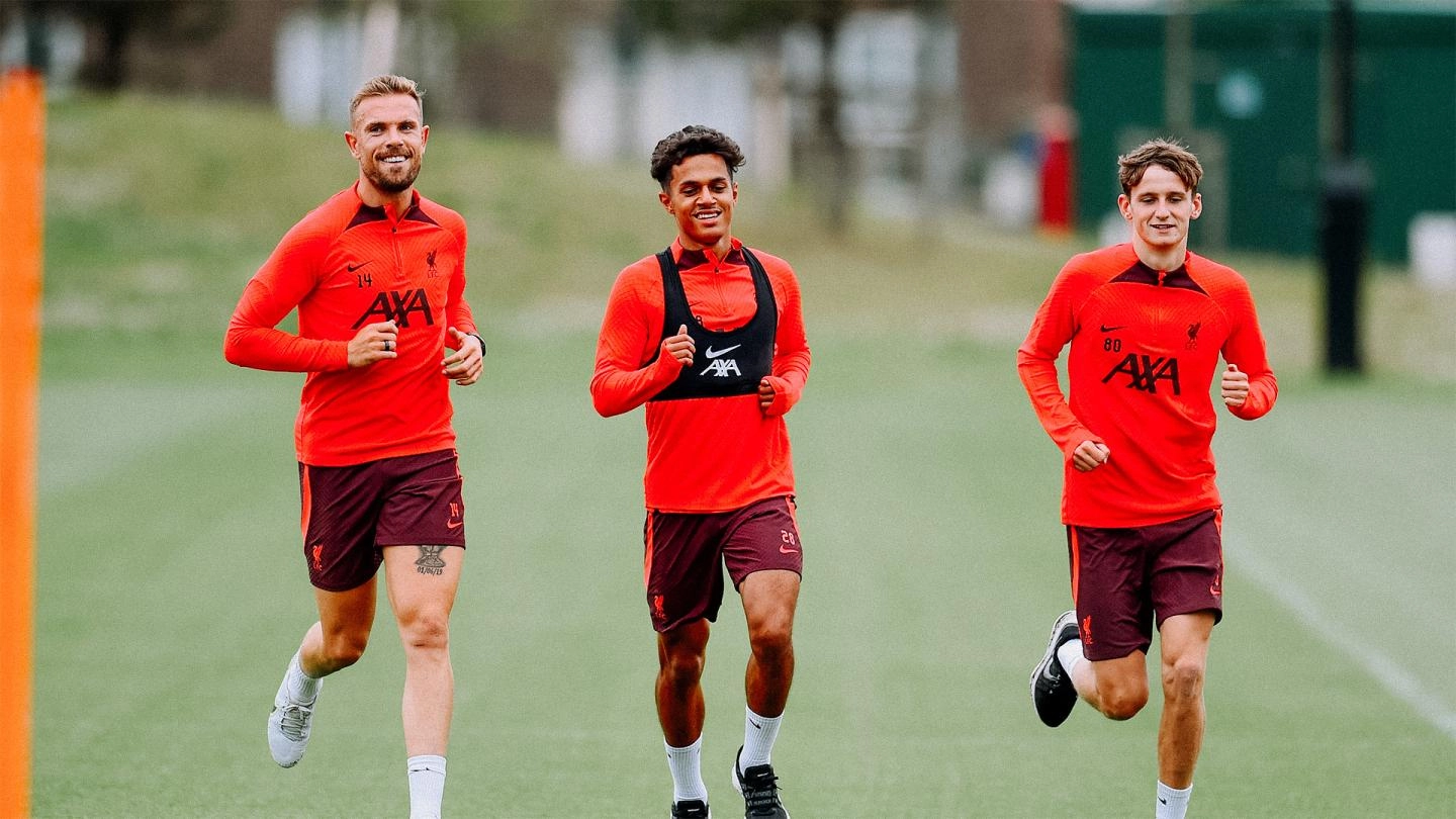 27 photos as Reds go running on pre-season day three 27 photos as Reds go running on pre-season day three