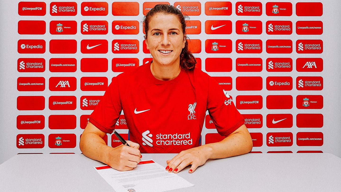 LFC Women captain Niamh Fahey signs new contract - Liverpool FC