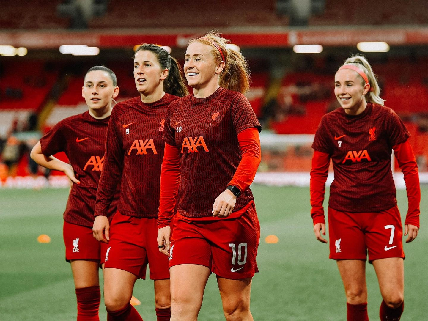 photos-record-breaking-crowd-as-anfield-hosts-women-s-derby-liverpool-fc