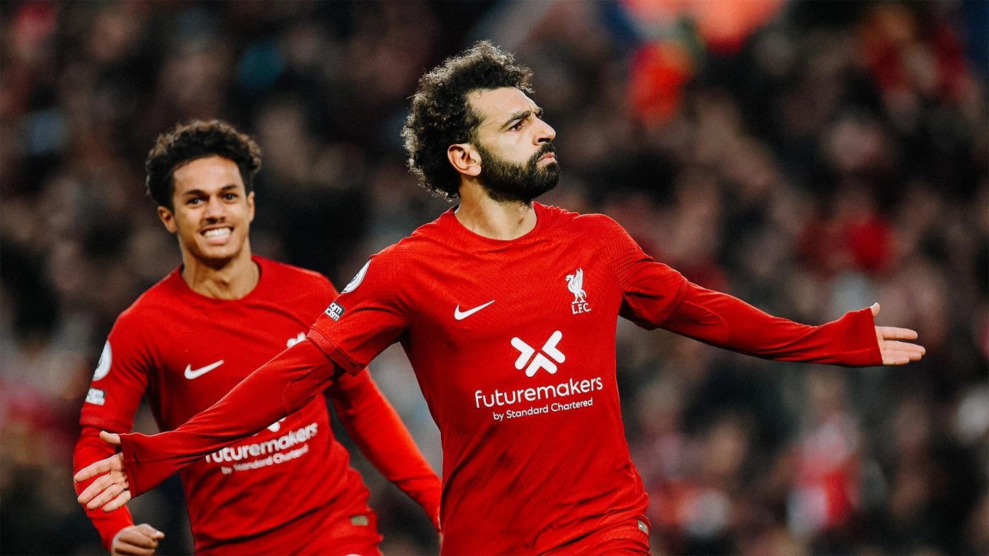 Stunning Salah goal sees Reds beat Man City at Anfield