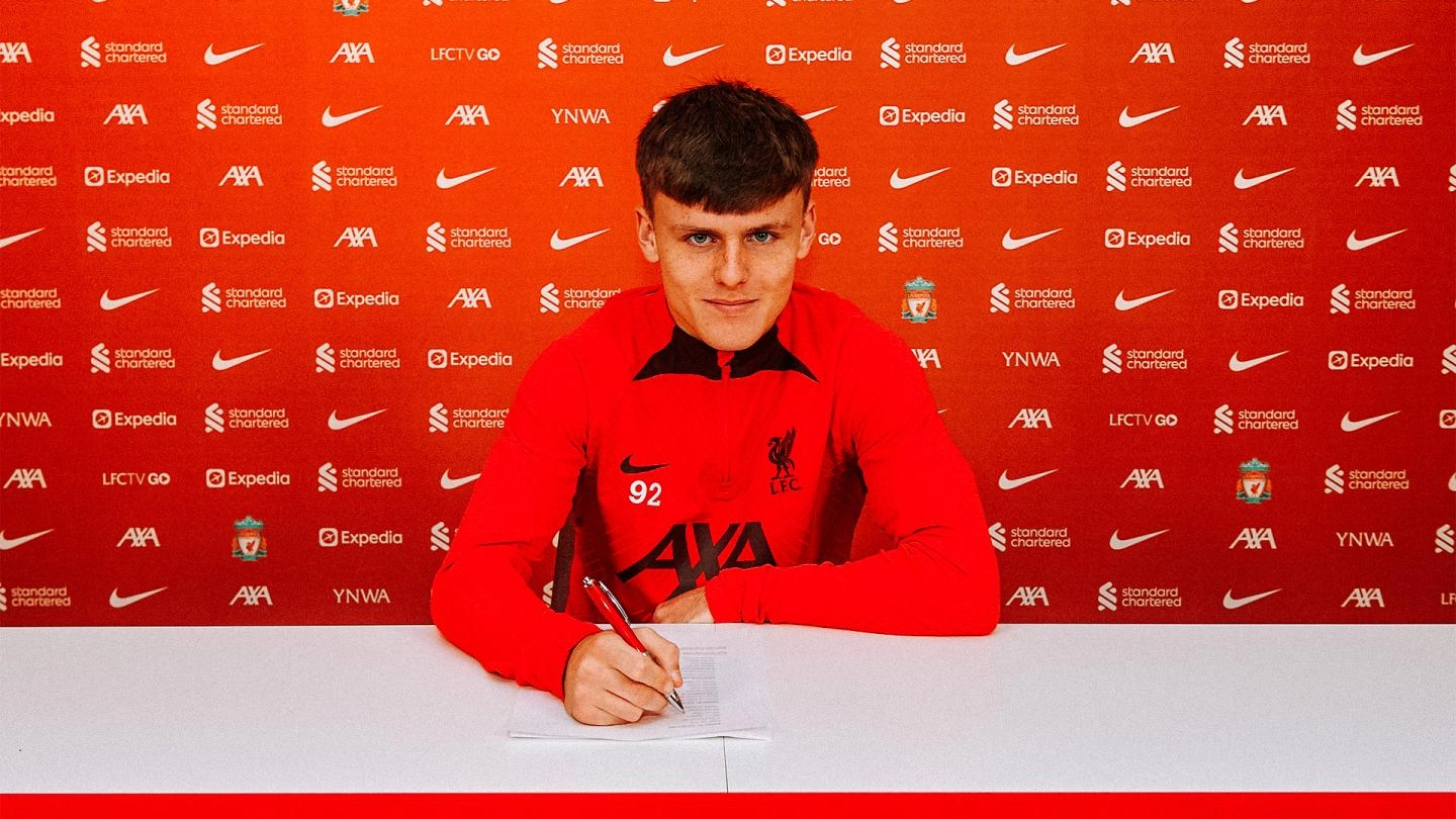 Ben Doak signs first pro contract with Liverpool FC