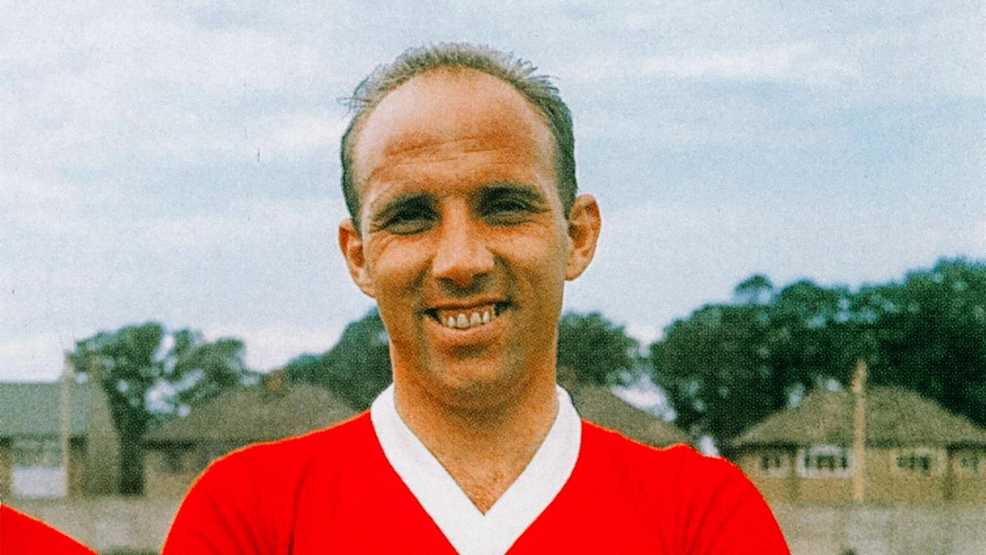 On this day Ronnie Moran makes Liverpool debut Liverpool FC