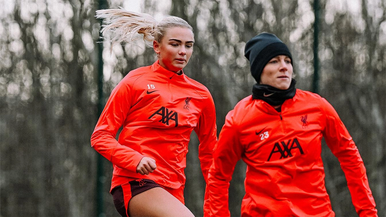 Photos: Sofie Lundgaard trains with LFC Women ahead of United trip