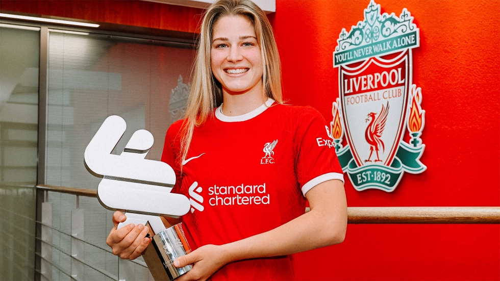 Marie Höbinger wins LFC Women Player of the Month award