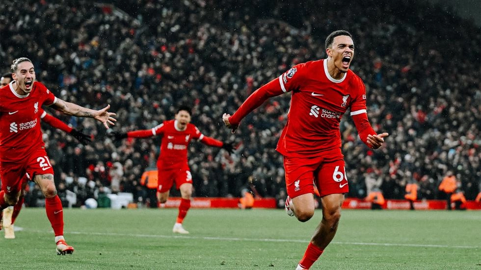 Trent Alexander-Arnold's late strike gives Liverpool dramatic 4-3 win over Fulham